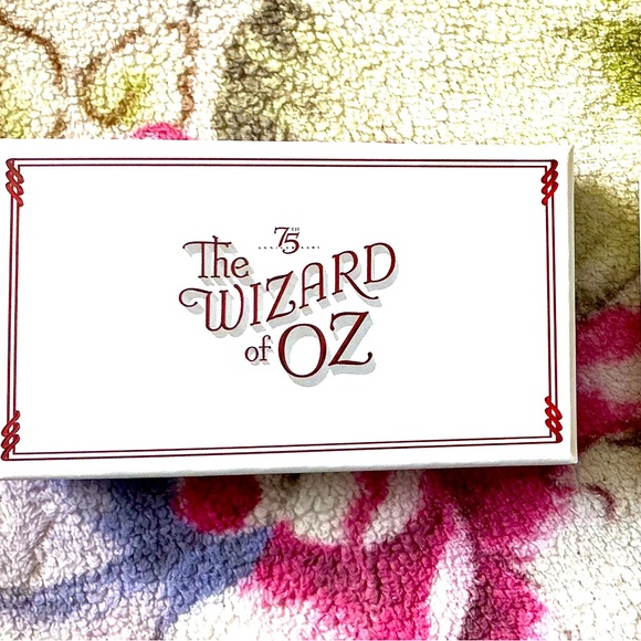 The Wizard of Oz 75th Anniversary Pin Set 3 Pins New In Box - Picture 5 of 6